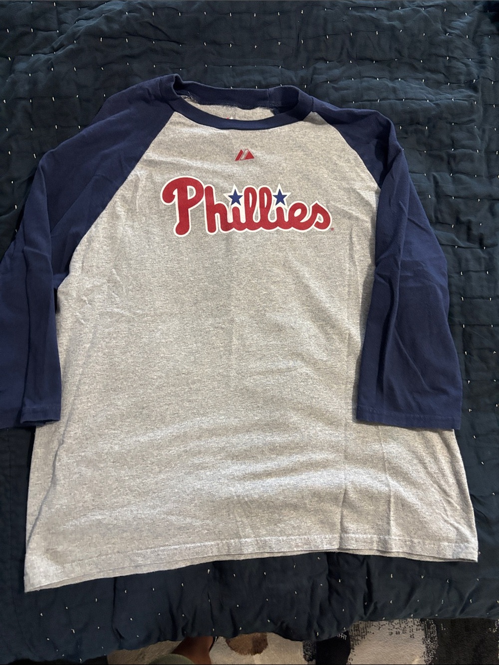 Majestic Phillies Raglan Tee - Gray & Navy with Red Logo